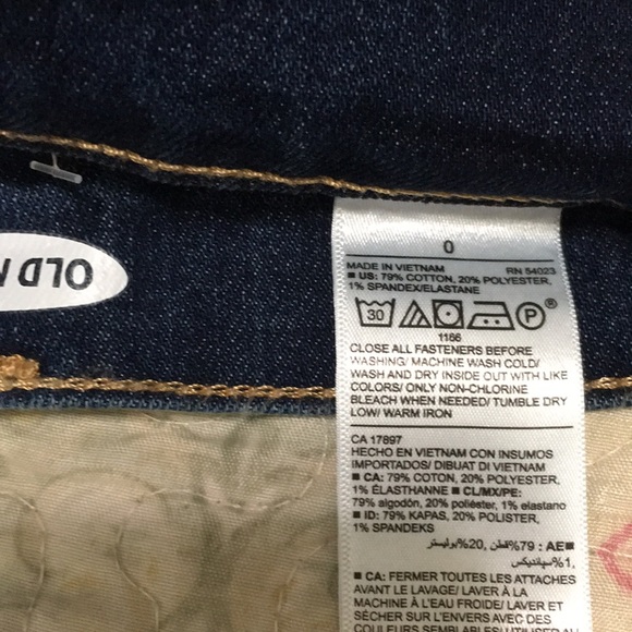 Old Navy cuffed Jean shorts size 0 NWOT - Picture 2 of 3